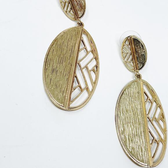 Gold Tone Textured Cut Out Dangle Drop Earrings Fashion Statement Costume - Picture 2 of 4